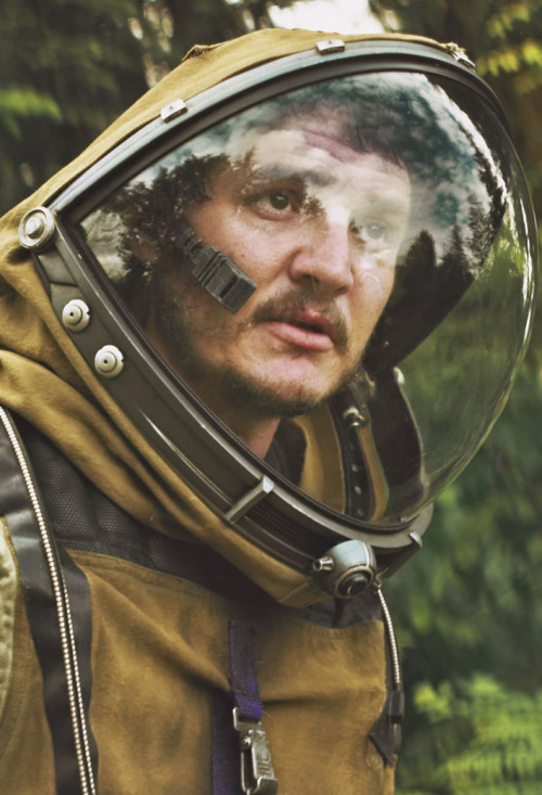 a7estrellas:Pedro Pascal as Ezra Prospect (2018) dir. Christopher Caldwell & Zeek Earl