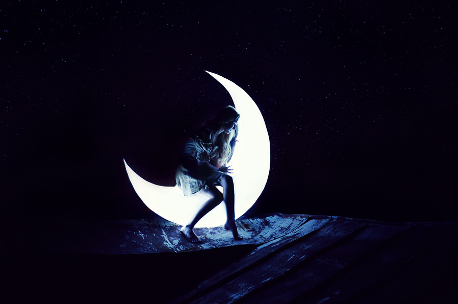 -olly:  -olly:  Hey Moon (Source)  Good night Tumblr &lt;3  