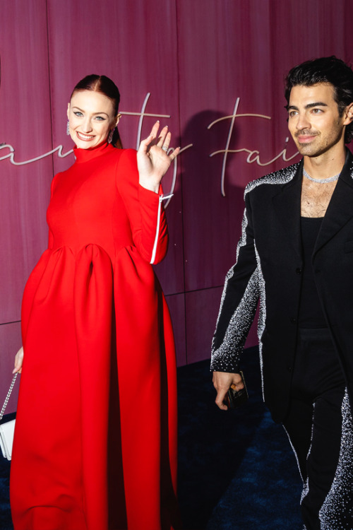 awardseason: SOPHIE TURNER, JOE JONAS2022 Vanity Fair Oscar Party — March 27, 2022