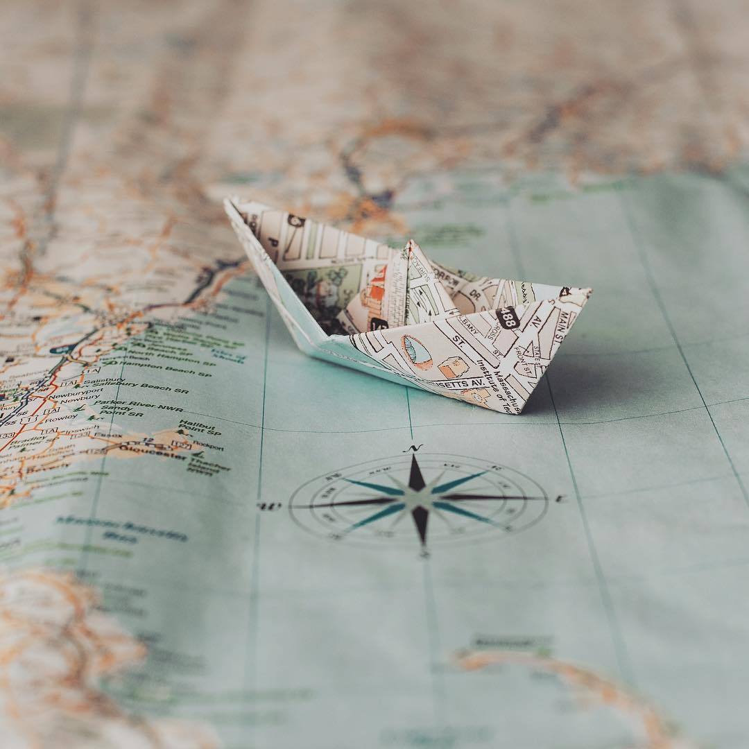 atraversso:  Explore   the world  - Christopher Funk