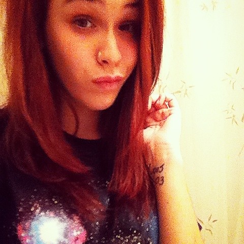 nopantiesanytime:  toxicpantiess:  Red Hair Don’t Care❤️✌️  LOVE IT! 