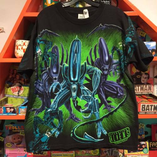 Insane vintage 1993 operation Aliens allover print tee! #alien #aliens #90s #vintage #tee #ridleysco