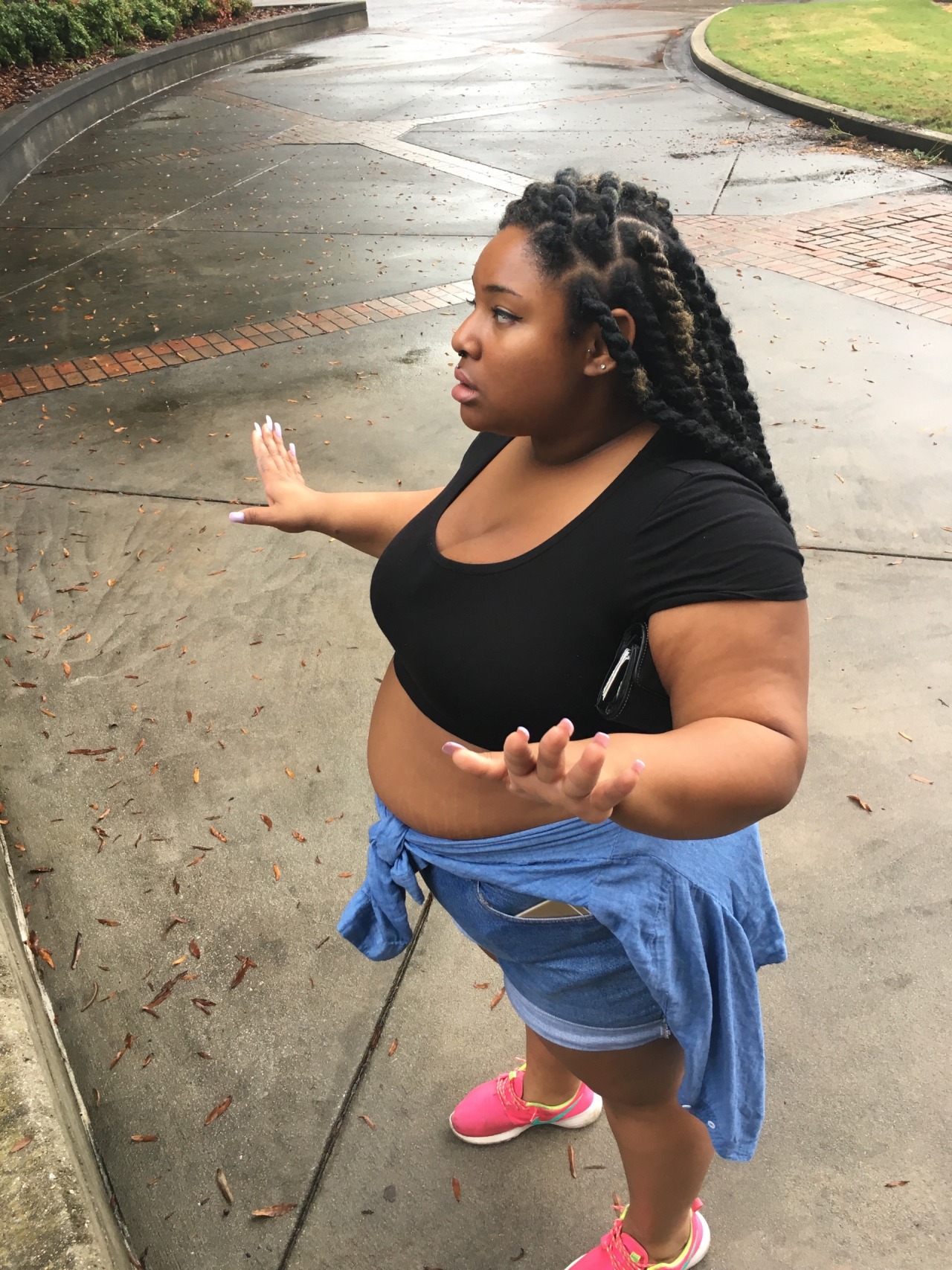 redlipsmwauh:  Being fat and beautiful in Atlanta ✨  Photo creds: @thickthighzmelanin