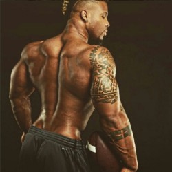 slim71:  nakedblackmalestarz:  lamarworld:  Terron Beckham bulge &amp; booty (Pt.1)    Nice print