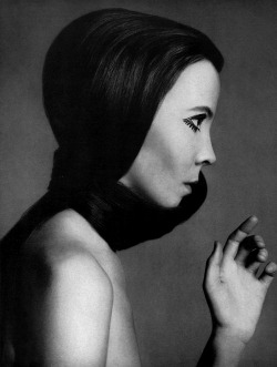 the60sbazaar:  Penelope Tree by Richard Avedon 