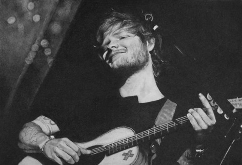 alwaysbepluss:  Nope, this isn’t a picture. It’s a draw. Check out her amazing art here  x 
