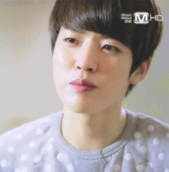 yeolidiot:   71-76/1OO Gifs Of Lee SungYeol ♡  