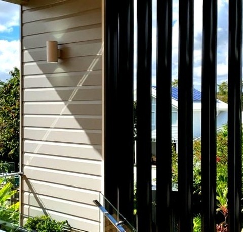 Brisbane Roof ExtensionsA Large, Modern Backyard Photo With A Second-story Glass Railing Deck And A Roof