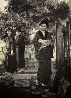 Taishou-Kun:  Takamine Hideko 高峰秀子 (1924-2010) In 雁 Gan (Wild Goose) -