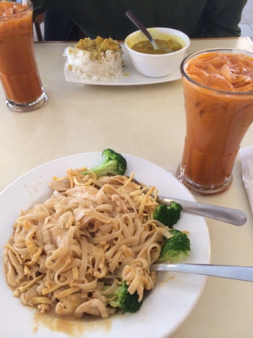 lunch - Rama noodles and thai iced tea