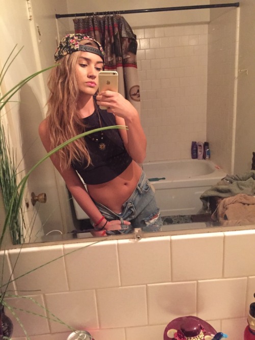cuffya-bitch:  madameovaaries:  yeahbecausefuckyou:  I am going on a road trip rn guys  Ugh 😭  Luv me holy fuck