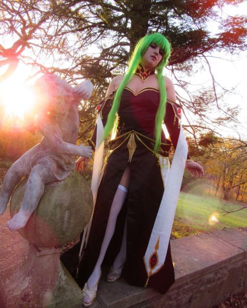 Got some good shots today. Of my empresses C2. Thanks @sloanthefemaleotaku #anime #manga #cosplay #c