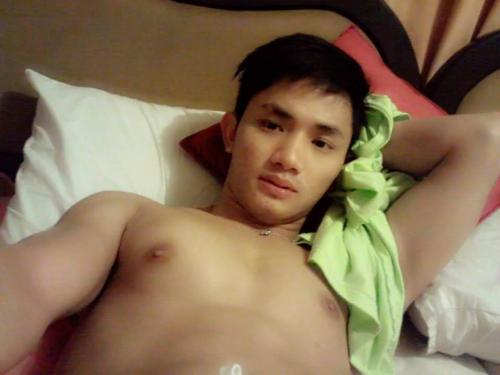 sgskyguy: asianhunk-pecs-nips-asses: The fat nipples constantly inform his brain to show em off Nice
