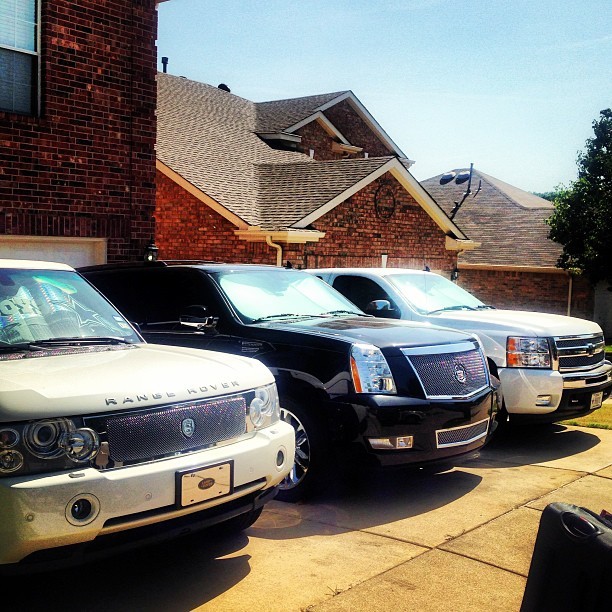 delacraayy:  Perfection … #rangerover #escalade #silverado 