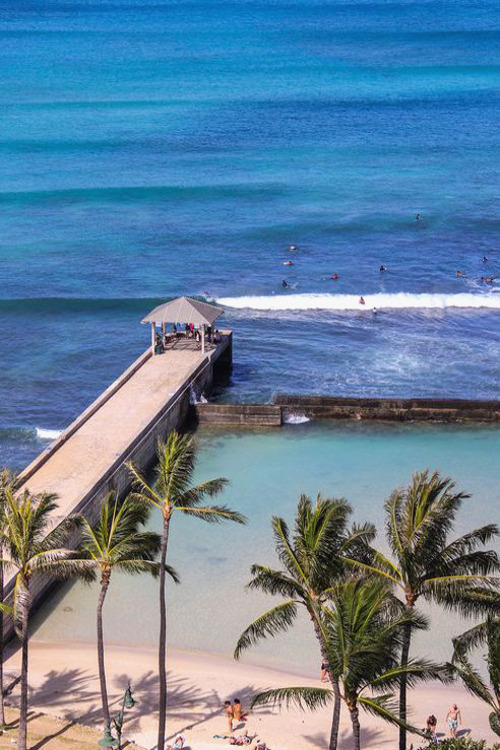 infamousgod:  Waikiki Pier 