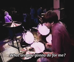 fetalchild:  Sonic Youth performing ‘Kool Thing’ (1993) 