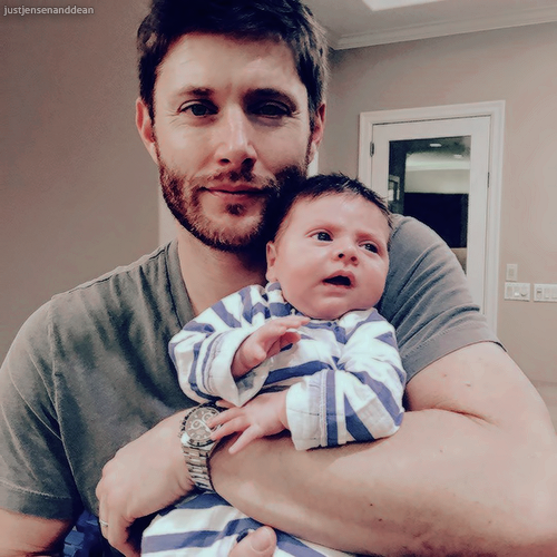 justjensenanddean:  Jensen Ackles &amp; Zeppelin Bram ❤️ [x]
