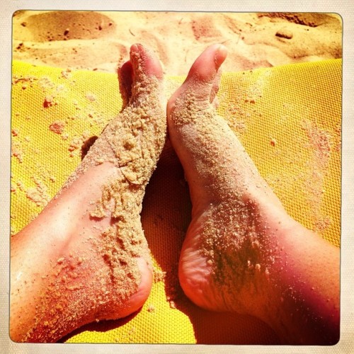 #feet #footfetish #toes #sand #sandyfeet #arches #insteps #cutefeet #smallfeet #sexyfeet see more ww