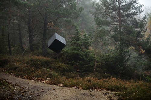 kunaikun:ktt:The Dead Zone by Julien ConquentinI naturally thought of the black cube, because it see