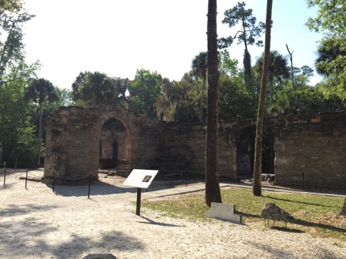 fuckyeahabandonedplaces:  Not necessarily abandoned but the old Sugar Mill Ruins in New Smyrna Beach, Fl