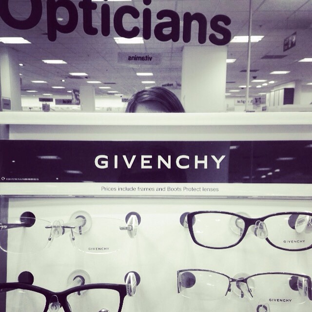 I will just imagine what the glasses look like.