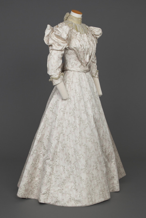 fashionsfromhistory:Bridesmaid Dress 1896 (United States) Goldstein Museum of Design 