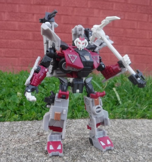 austinstoyblog:Skullgrin I freakin’ love this mold!