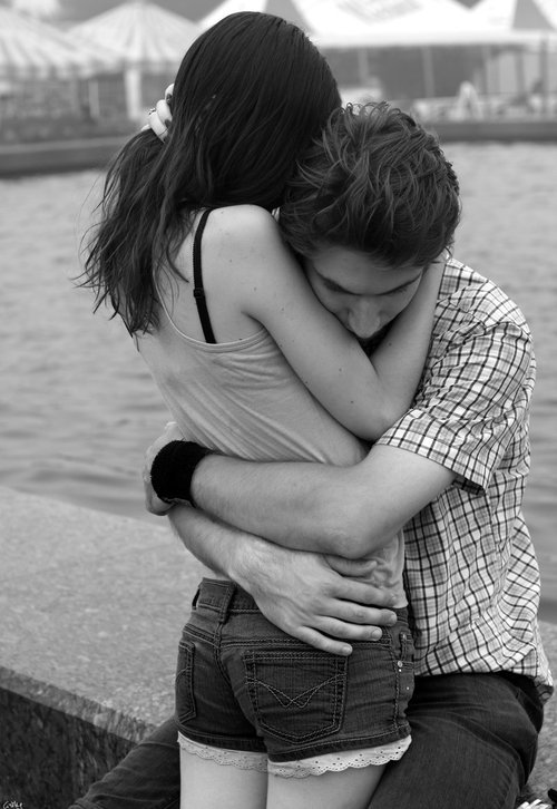 abbracciami&hellip; fino a farmi soffocare .. ma non mi dire che non ci sarai&hellip;