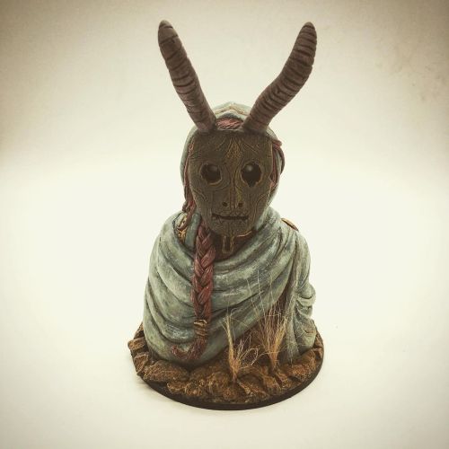 Maya the Angelican. Polymer clay, stands about 6” tall, maybe 8” if you include the horns.
.
.
.
#sculpture #miniatures #models #sculpey
#ciphers #codes #riddles #spells #witchcraft #alchemy #ritual #magic #folkhorror #illustration #storytelling...