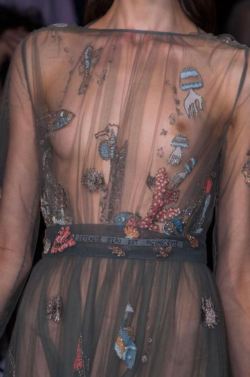 skaodi:Details from Valentino Ready To Wear Spring 2015.Paris Fashion Week.