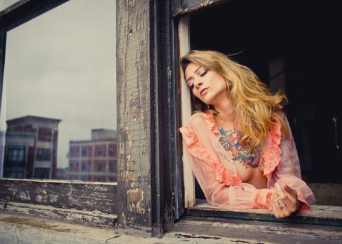Theresa Manchester - Color me gone