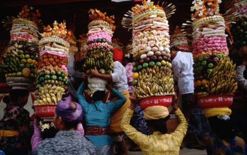 Gebogan is the name of the tall offerings made by Balinese women to the Gods in the temples during f