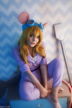 cosplayhotties:  Chip and Dale - Gadget by