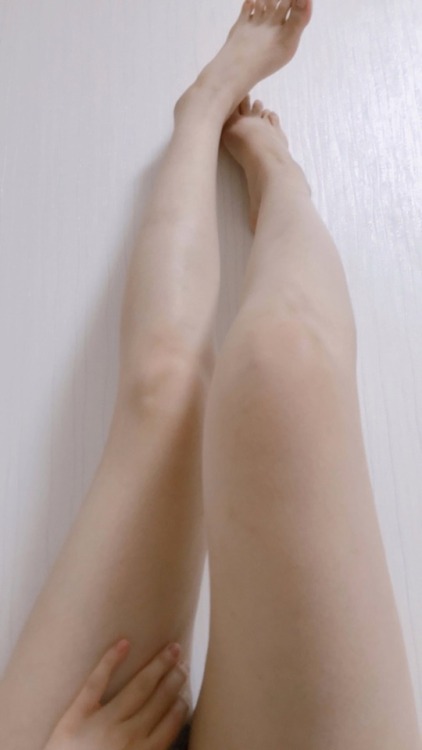 안뇽 오늘은 수줍은 다리야 텀블 다시한지 얼마안됐는데 벌써 질려&hellip;‍♀️ 야한말죰 잔뜩해쥬ㅓ