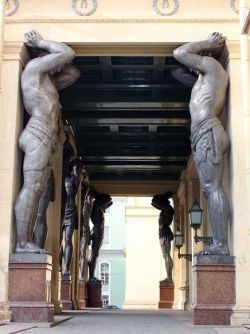 coisasdetere:  Door found in the Hermitage