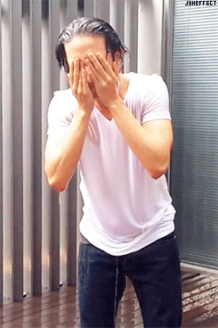 jaggedbiorhythm:  Yonghwa joins the Ice Bucket Challenge (tagged by YDG!)  