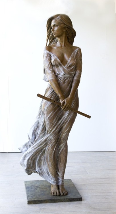 camwyn: littlelimpstiff14u2: Luo Li Rong’s Bold, Graceful Figurative Sculptures Luo Li Rong&rs