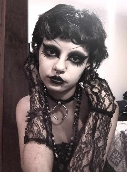  , ' ' ,, , www.instagram.com/mutilateddoll