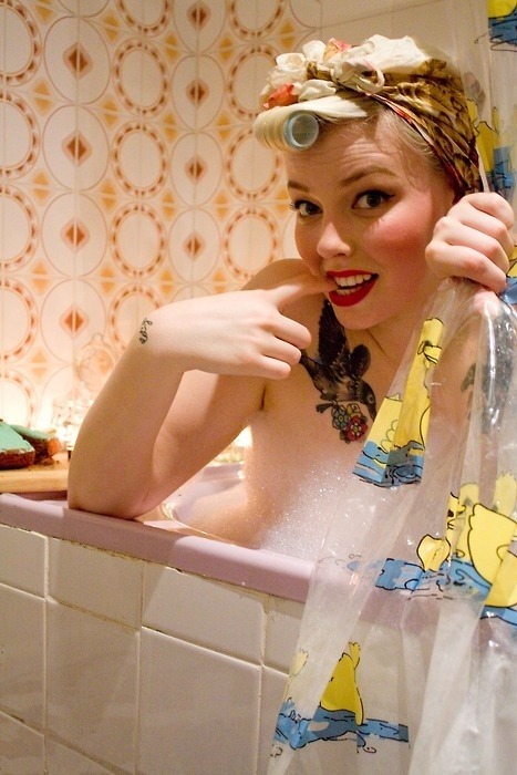 alternative-pinup:  Alternative Pinup http://tinyurl.com/pnfgytv