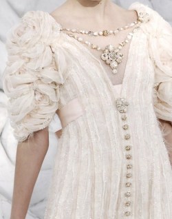 wink-smile-pout:  Chanel Haute Couture Spring
