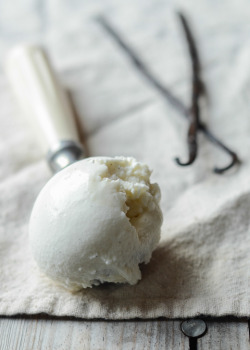 4himglory:  Vanilla Bean Ice Cream | Buttered