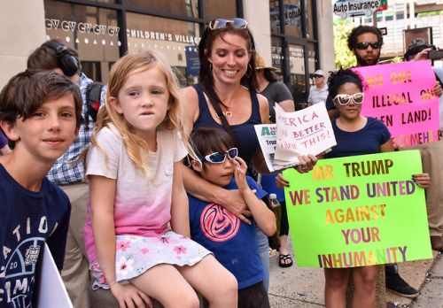 fuckyeahmarxismleninism:Philadelphia: Stop separating families! Protest at ICE office, June 14, 2018