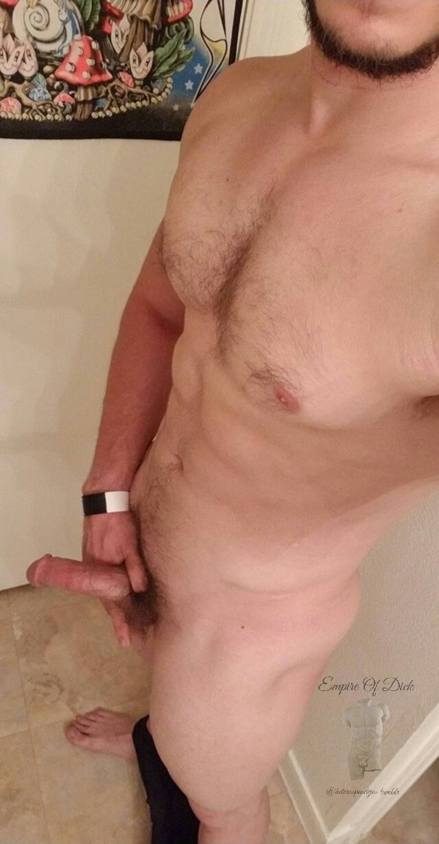 heterospendejos:  E aqui su escultura americana 👀👅