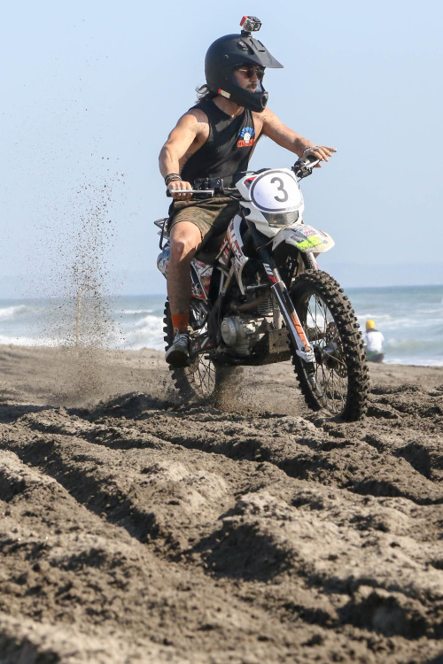 Jumped on the scooter and rode through the beautiful rice paddy fields 30 minutes to Kedungu Beach w