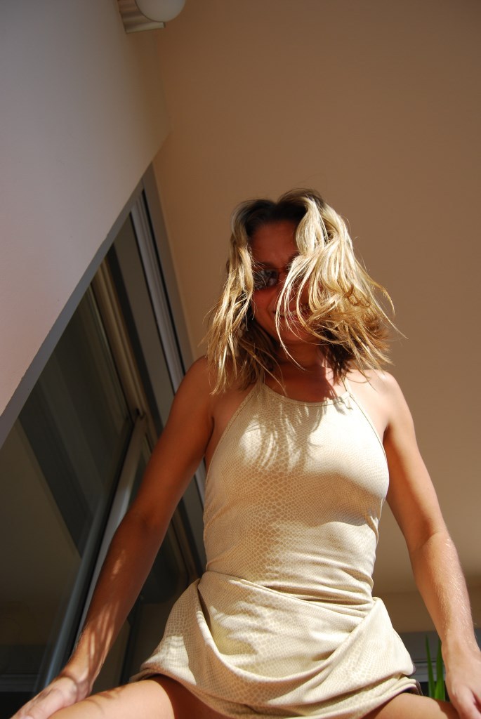 southfrancem:  Attention cette femme est en approche 😜😜
