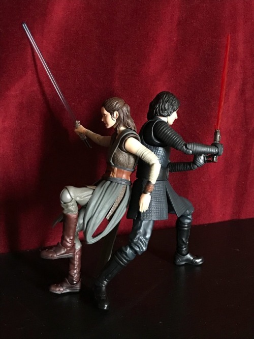 As soon as I found about these figures I had to get them. When both arrived I knew the first pose I 