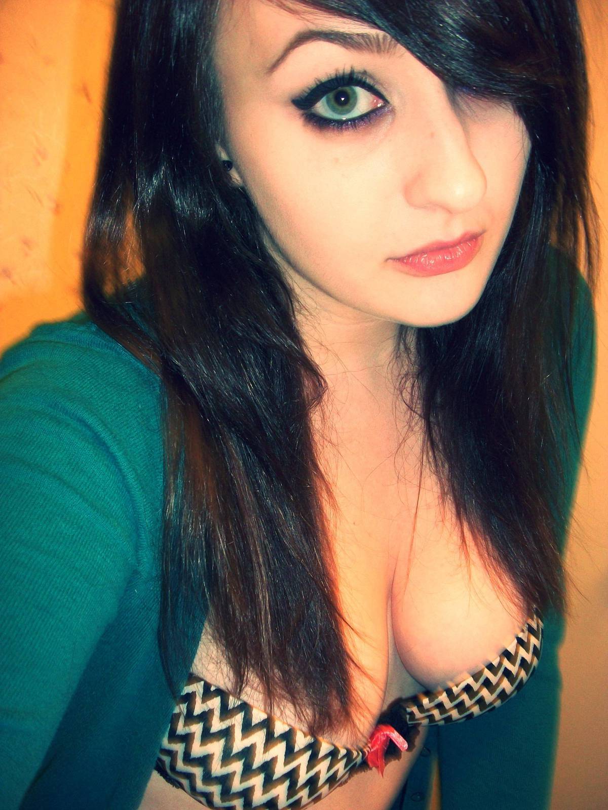 restricted18plus:  Link -&gt; Teenage GF 