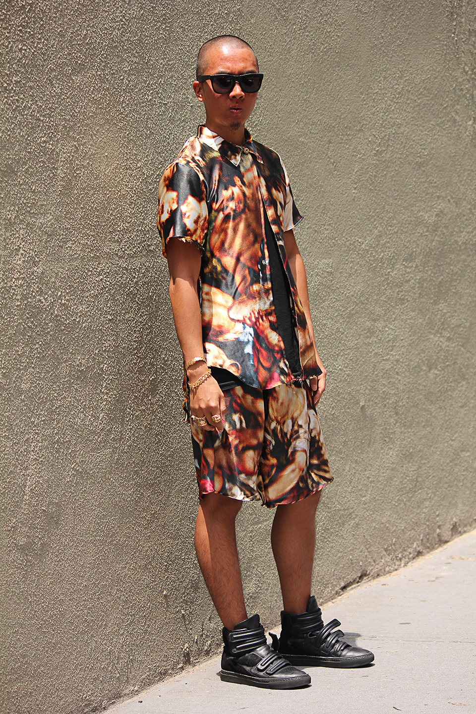 aagdolla:  Mame the stylist from Tokyo. I am trying to be a fashion designer so i