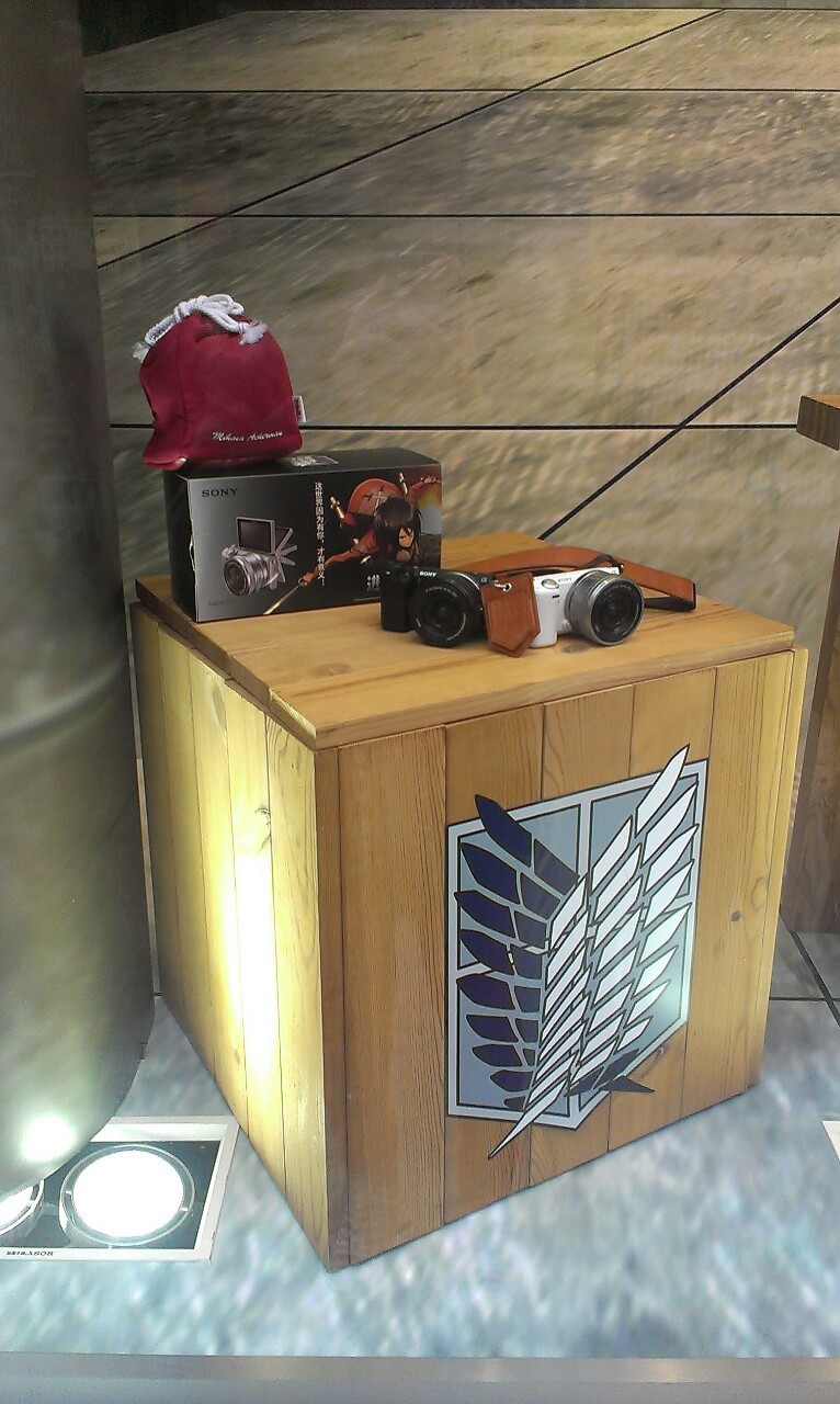 commandereyebrowsmith:  HOLY SHIT I WAS WALKING AROUND AND I FOUND THIS SONY STORE