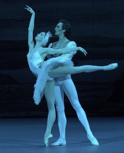 Ekaterina Krysanova and Artemy Belyakov in Bolshoi’s Swan LakePhoto via @ekaterinakrysanova_official